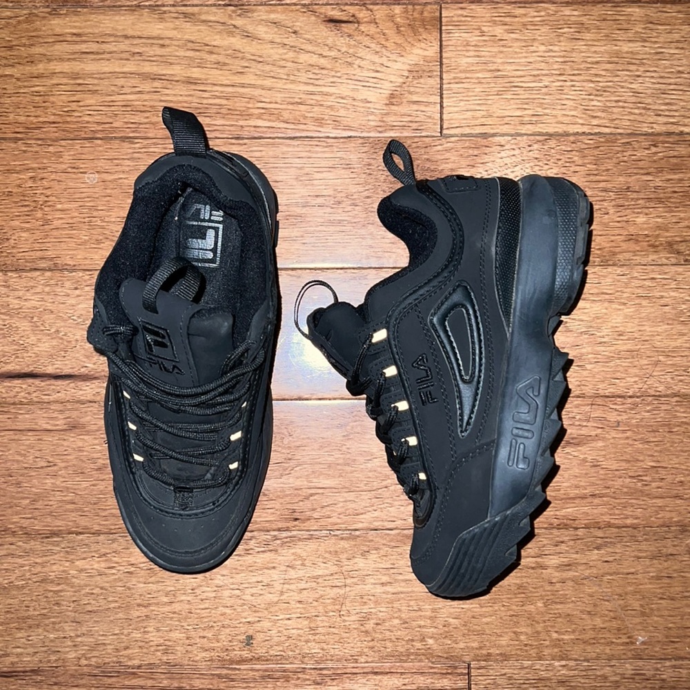 Size 5 1/2 Filas chunky sneakers